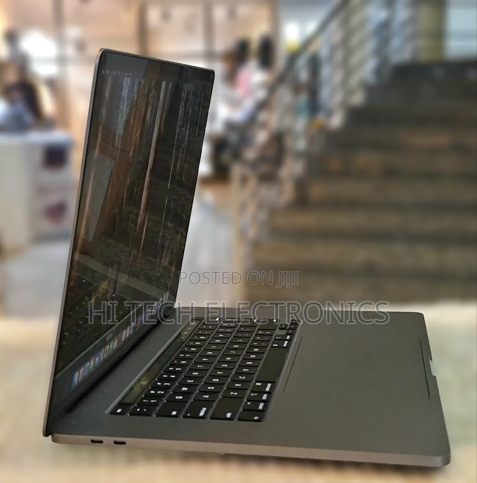 New Laptop Apple MacBook Pro 2019 16GB Intel Core i7 SSD 512GB