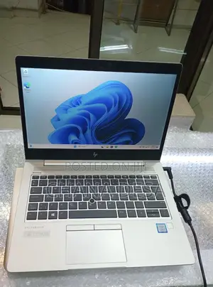 New Laptop HP EliteBook 830 8GB Intel Core i5 SSD 512GB