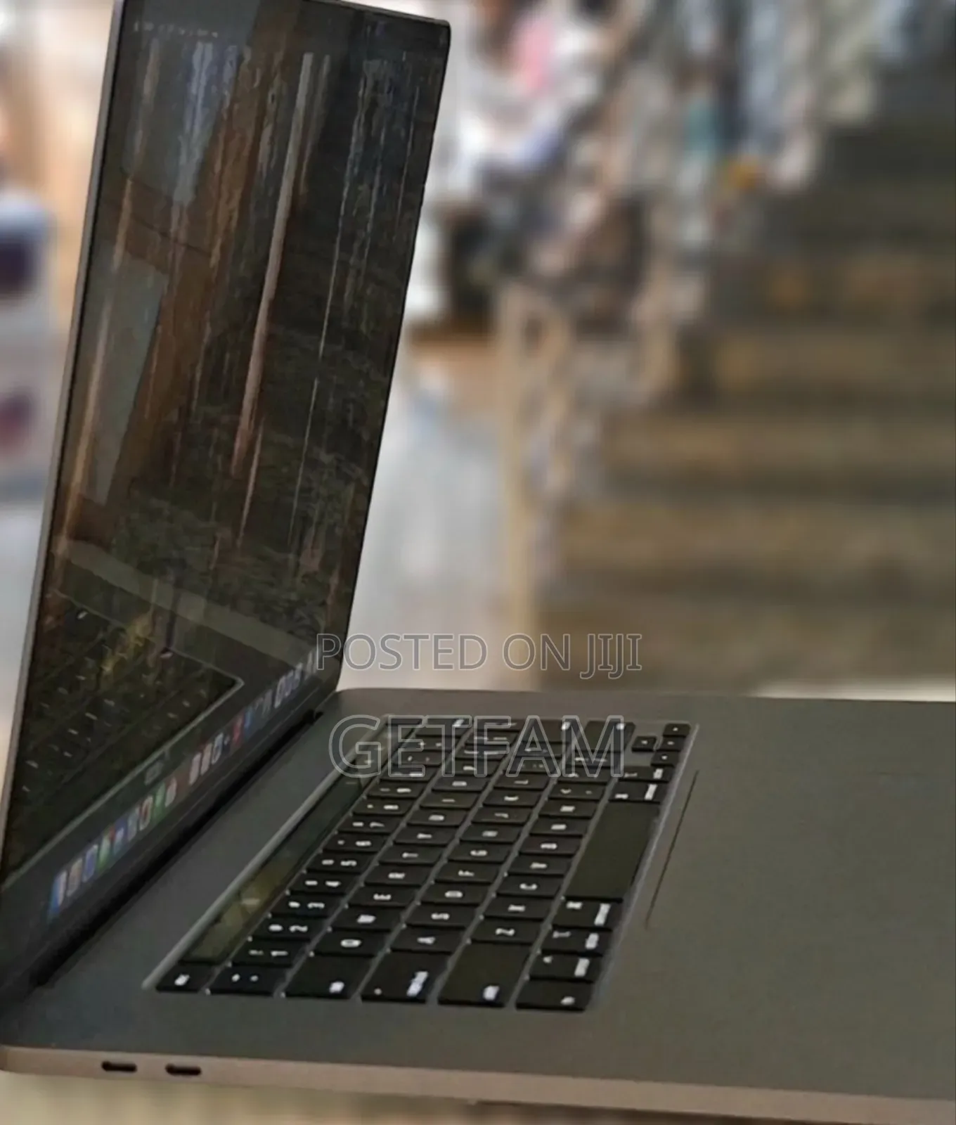 New Laptop Apple MacBook Pro 2019 16GB Intel Core i7 SSD 512GB