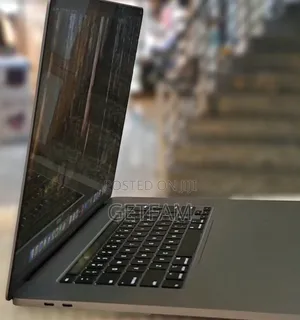 New Laptop Apple MacBook Pro 2019 16GB Intel Core i7 SSD 512GB