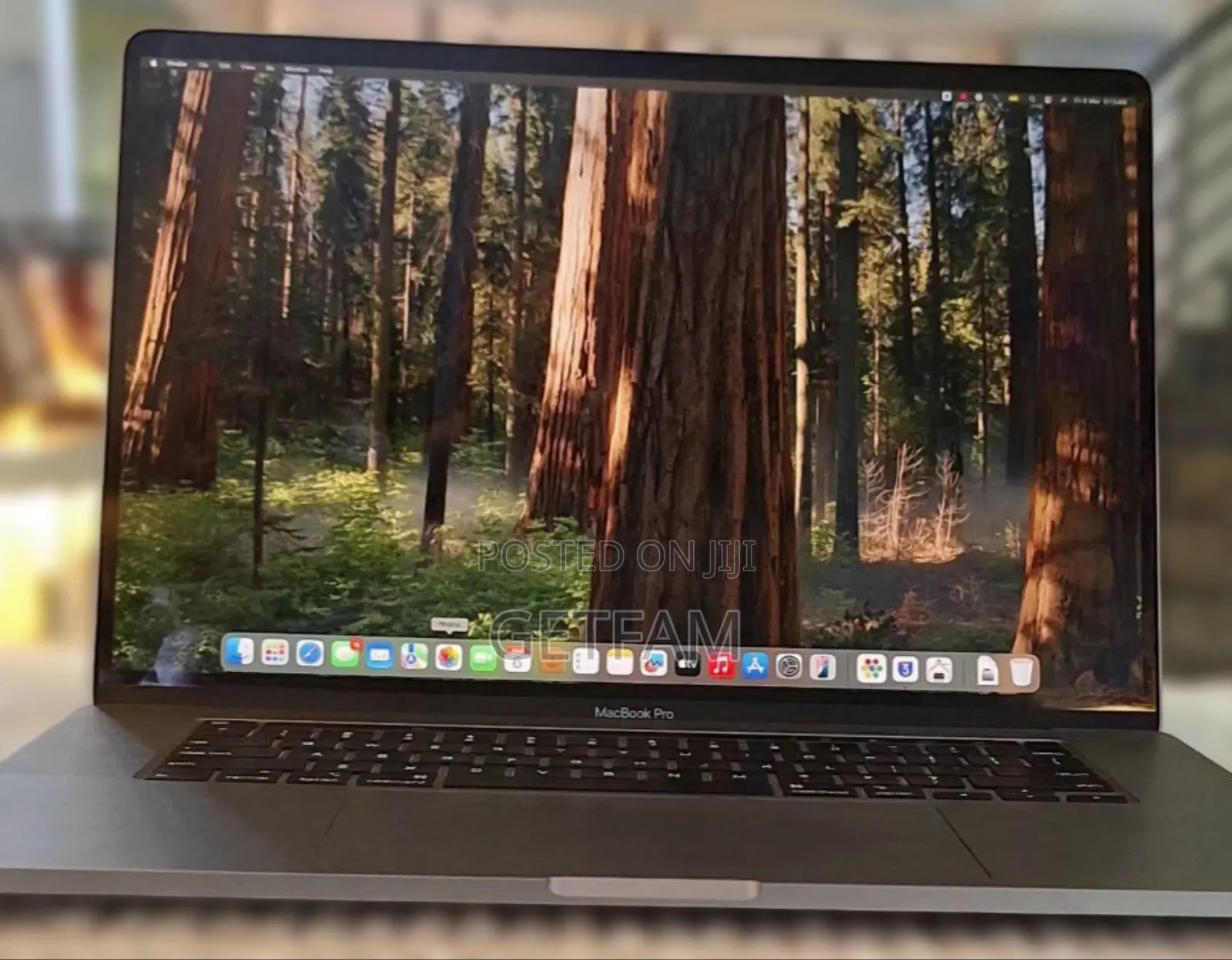 New Laptop Apple MacBook Pro 2019 16GB Intel Core i7 SSD 512GB