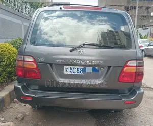 Toyota Land Cruiser 2002 Gray