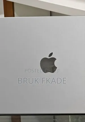 New Laptop Apple MacBook Air 2020 M1 8GB AMD Ryzen 7 SSD 256GB