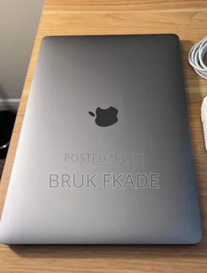 New Laptop Apple MacBook Pro M1 8GB Apple M1 Pro SSD 256GB