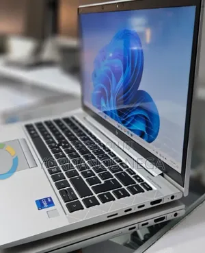 New Laptop HP EliteBook 830 G8 16GB Intel Core i7 SSD 512GB