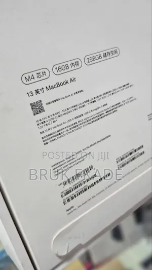 New Laptop Apple MacBook Air 2025 M4 13-inch 16GB Apple M4 SSD 256GB