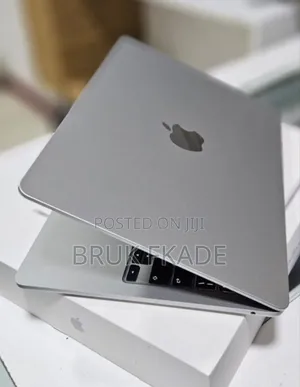 New Laptop Apple MacBook Air 2025 M4 13-inch 16GB Apple M4 SSD 256GB