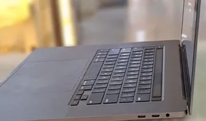 New Laptop Apple MacBook Pro 2019 16GB Intel Core i7 SSD 512GB