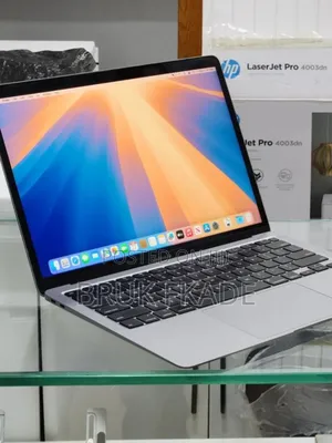 New Laptop Apple MacBook Air 2020 8GB Intel Core i3 SSD 256GB