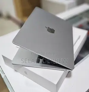 New Laptop Apple MacBook Air 2025 M4 13-inch 16GB Apple M4 SSD 256GB