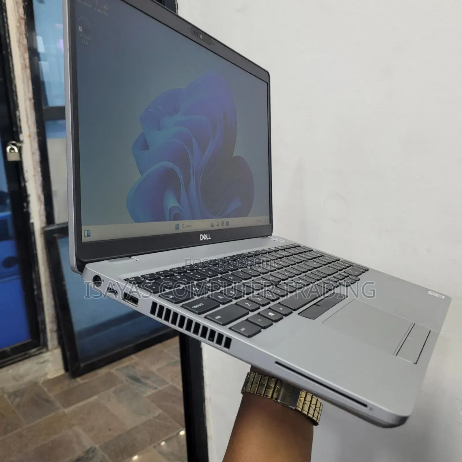 New Laptop Dell Latitude 5310 8GB Intel Core i5 SSD 512GB