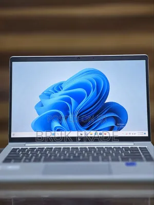 New Laptop HP EliteBook 640 G9 8GB Intel Core i7 SSD 512GB