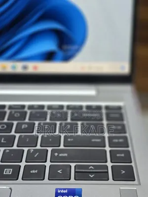 New Laptop HP EliteBook 640 G9 8GB Intel Core i7 SSD 512GB