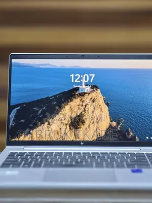 New Laptop HP EliteBook 640 G9 8GB Intel Core i7 SSD 512GB