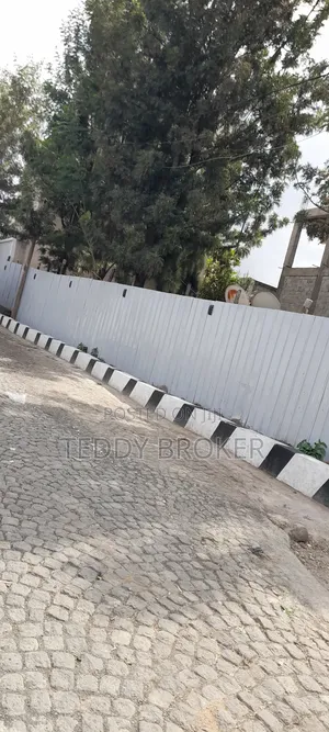 ለሽያጭ የወጣ ቦታ ቦሌ ቡልቡላ