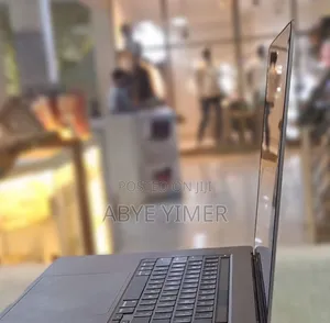New Laptop Apple MacBook Pro 2019 16GB Intel Core i7 SSD 512GB