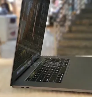 New Laptop Apple MacBook Pro 2019 16GB Intel Core i7 SSD 512GB