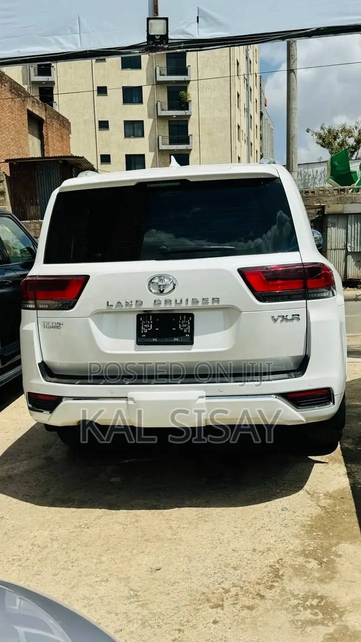 Toyota Land Cruiser 2023 White