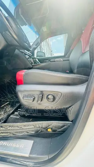 Toyota Land Cruiser 2023 White