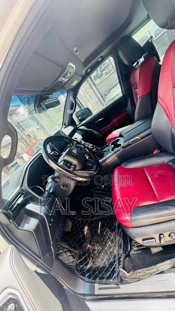 Toyota Land Cruiser 2023 White