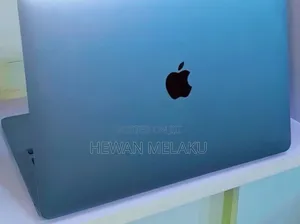 New Laptop Apple MacBook Pro M1 8GB Apple M1 SSD 256GB