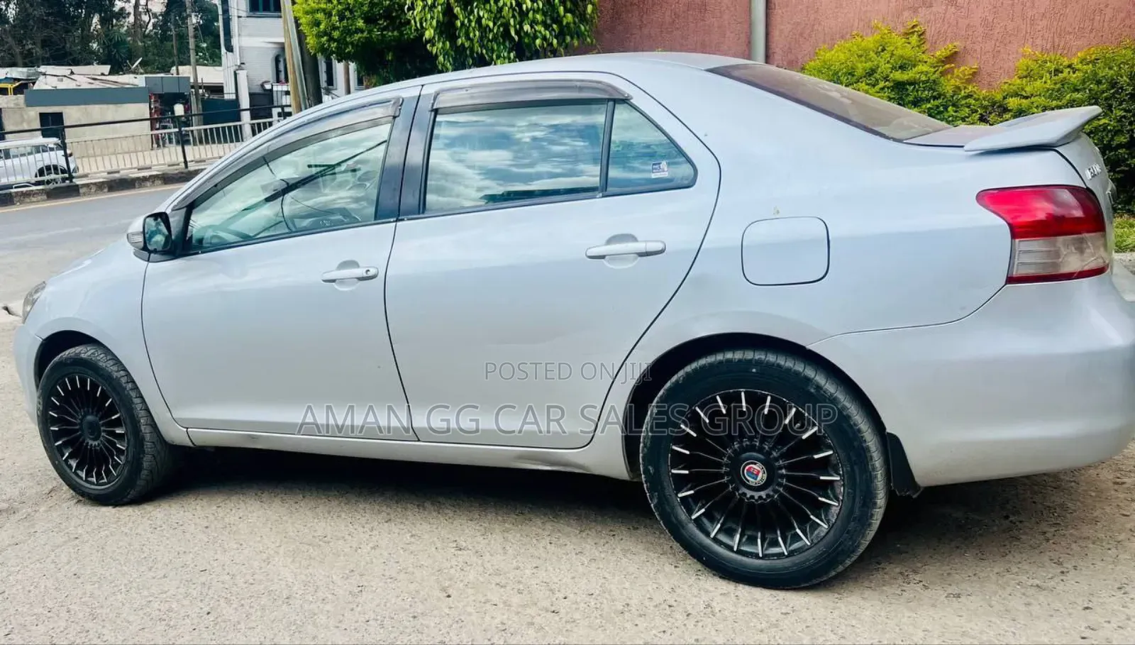 Toyota Yaris 2010 Silver