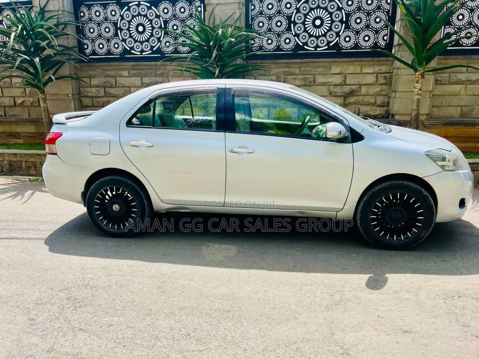 Toyota Yaris 2010 Silver