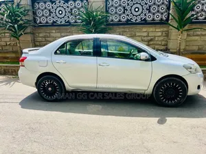 Toyota Yaris 2010 Silver