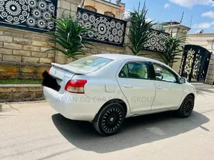 Toyota Yaris 2010 Silver