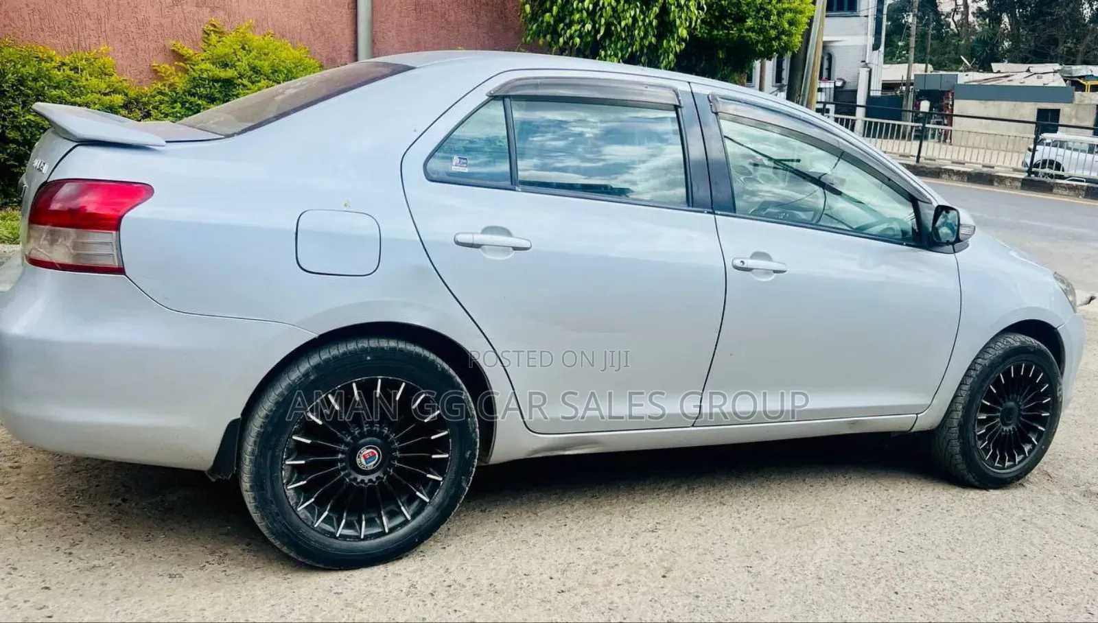 Toyota Yaris 2010 Silver