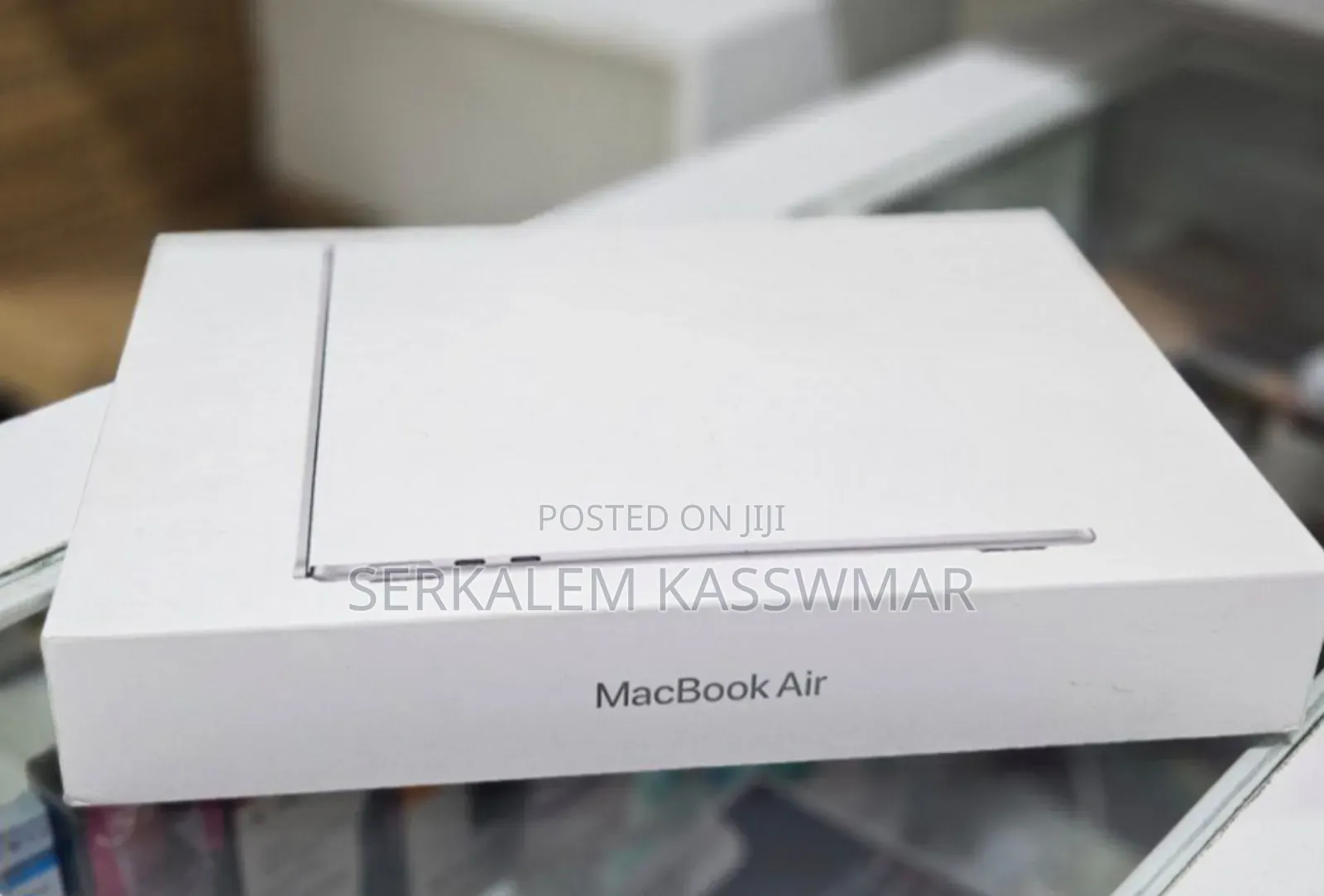 New Laptop Apple MacBook Air 2025 M4 13-inch 16GB Apple M4 SSD 256GB