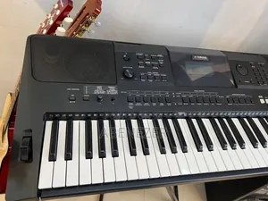 Yamaha PSR E453 Keyboard Piano