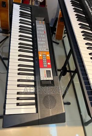 Yamaha PSR F50 Keyboard Piano