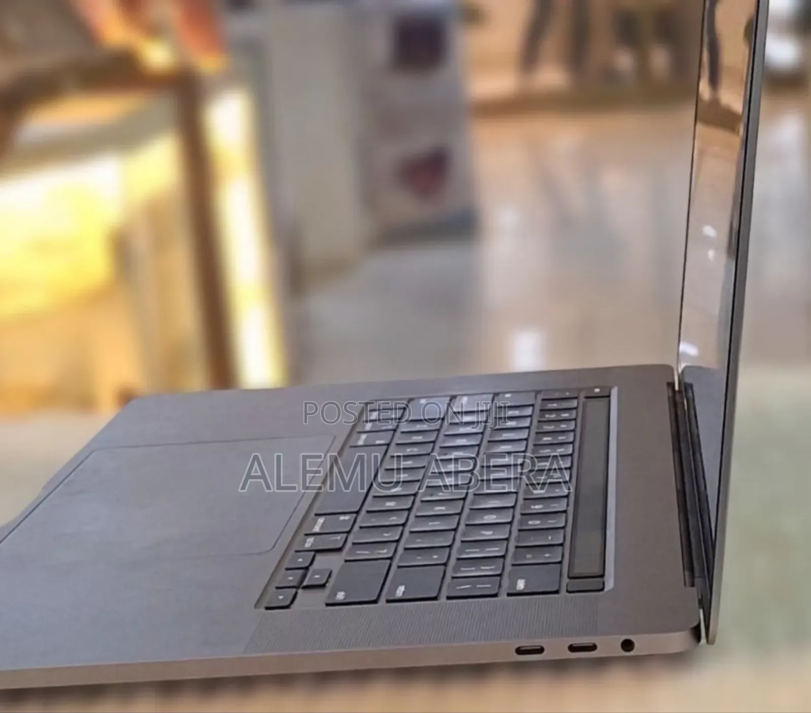 New Laptop Apple MacBook Pro 2019 16GB Intel Core i7 SSD 512GB