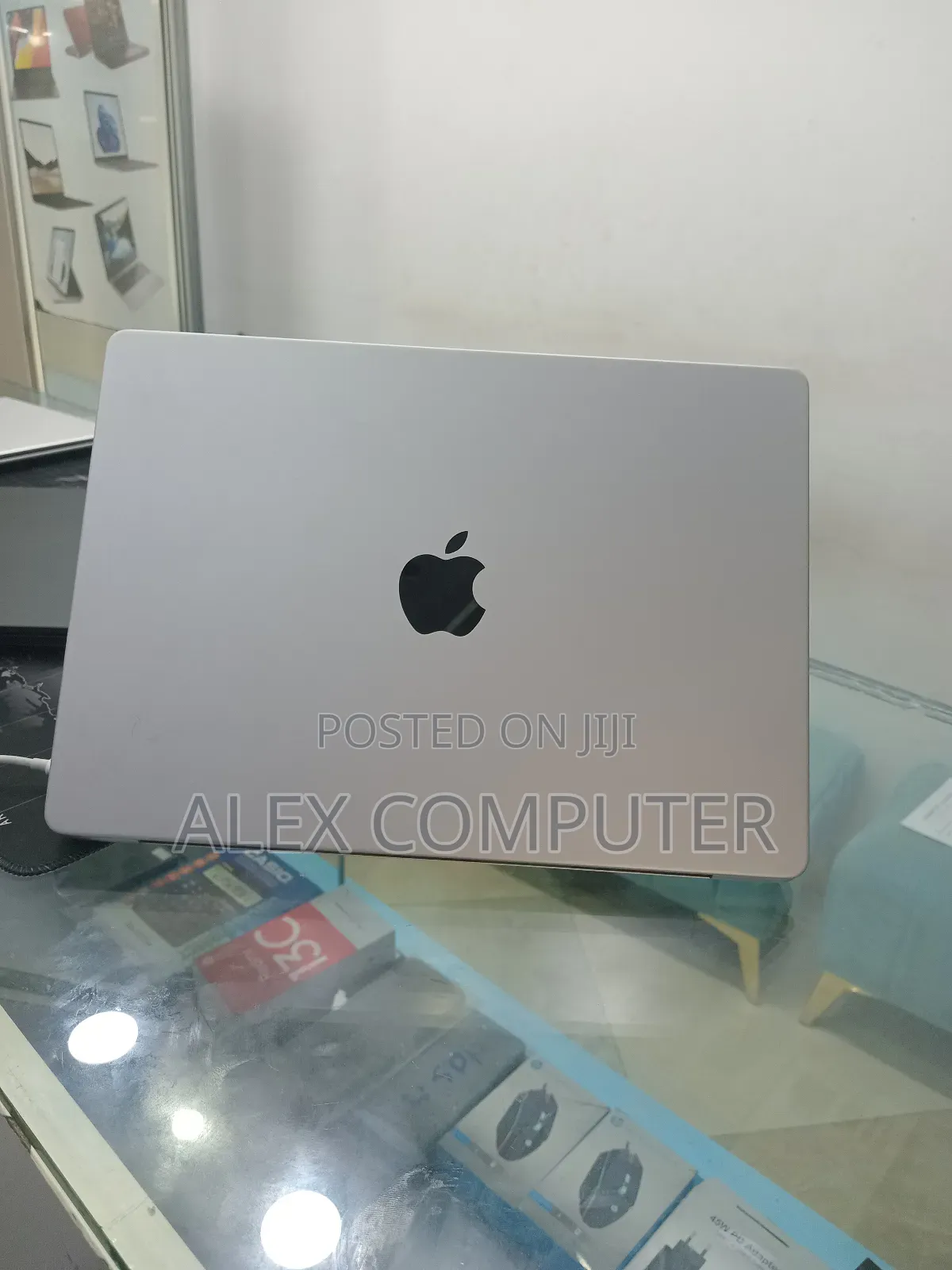 New Laptop Apple MacBook Pro M1 16GB Apple M1 Pro SSD 512GB