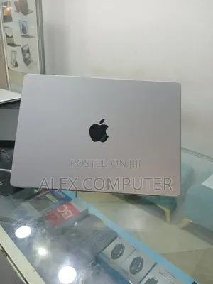 New Laptop Apple MacBook Pro M1 16GB Apple M1 Pro SSD 512GB