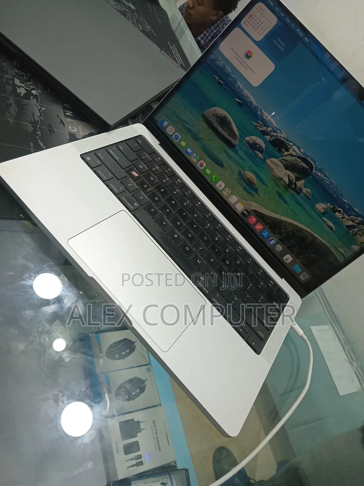 New Laptop Apple MacBook Pro M1 16GB Apple M1 Pro SSD 512GB