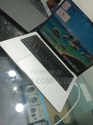 New Laptop Apple MacBook Pro M1 16GB Apple M1 Pro SSD 512GB