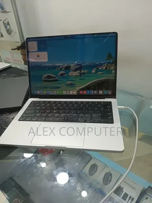 New Laptop Apple MacBook Pro M1 16GB Apple M1 Pro SSD 512GB