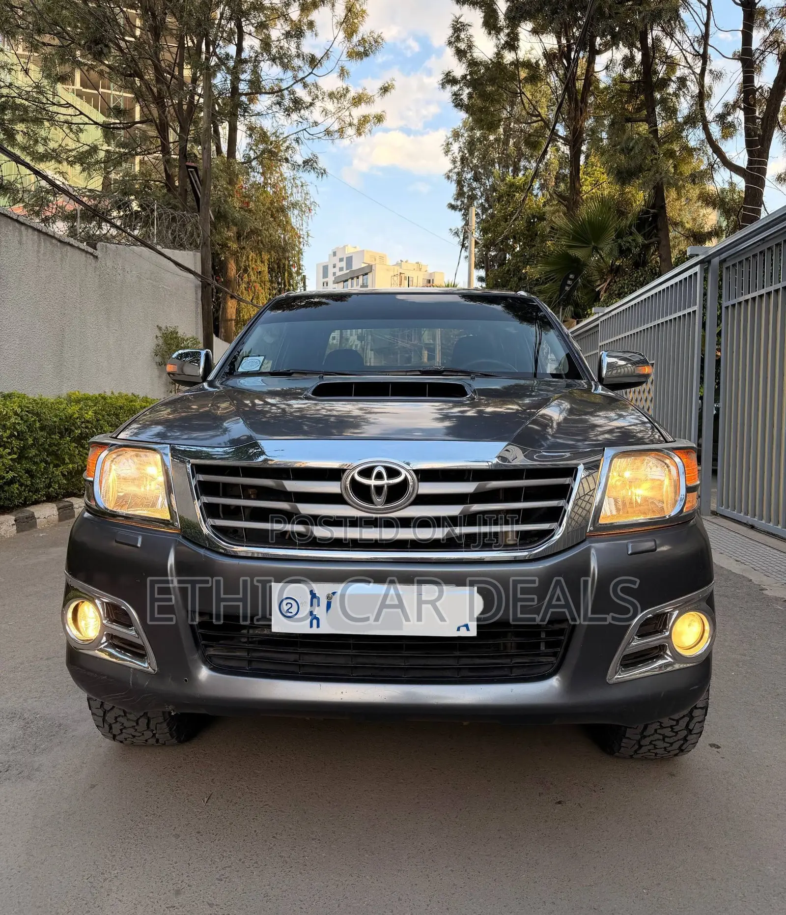 Toyota Hilux 2013 Black