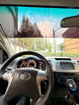 Toyota Hilux 2013 Black