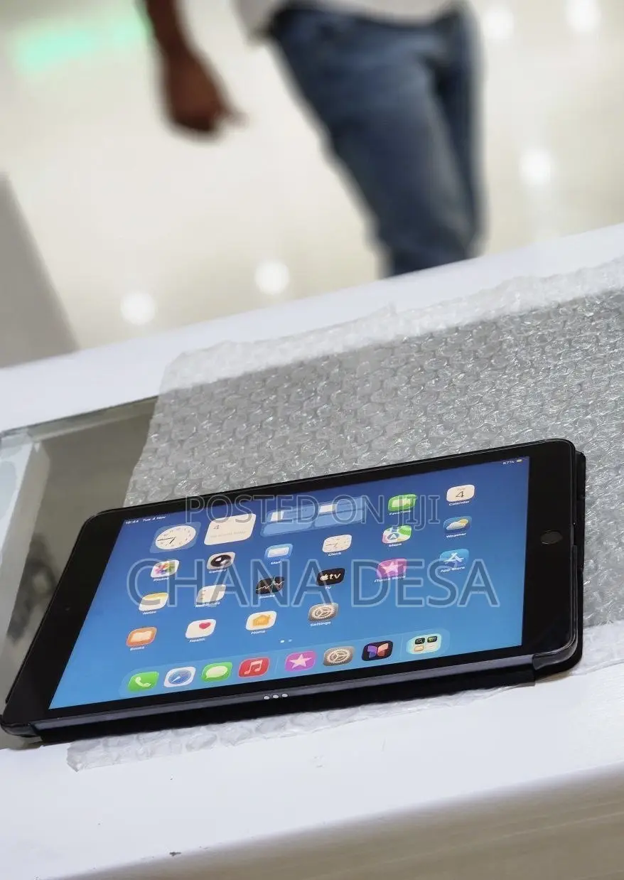 New Apple iPad 10.2 (2020) Wi-Fi 128 GB