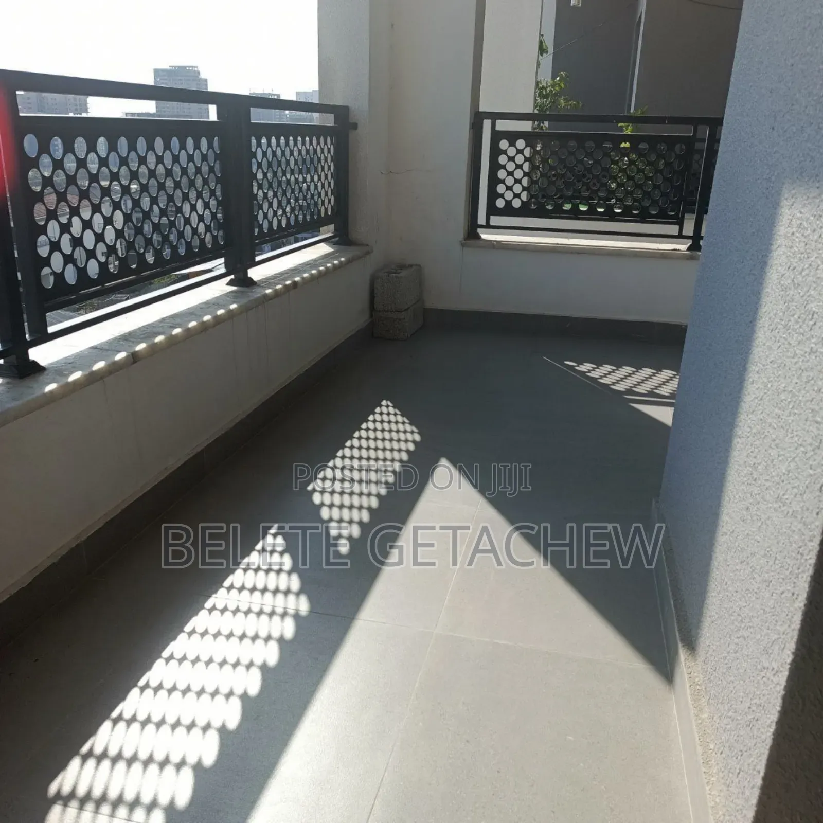 3bdrm Apartment in Cmc Mechaiel, Luxury, Bole for sale