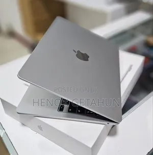 New Laptop Apple MacBook Air 2025 M4 13-inch 16GB Apple M4 SSD 256GB