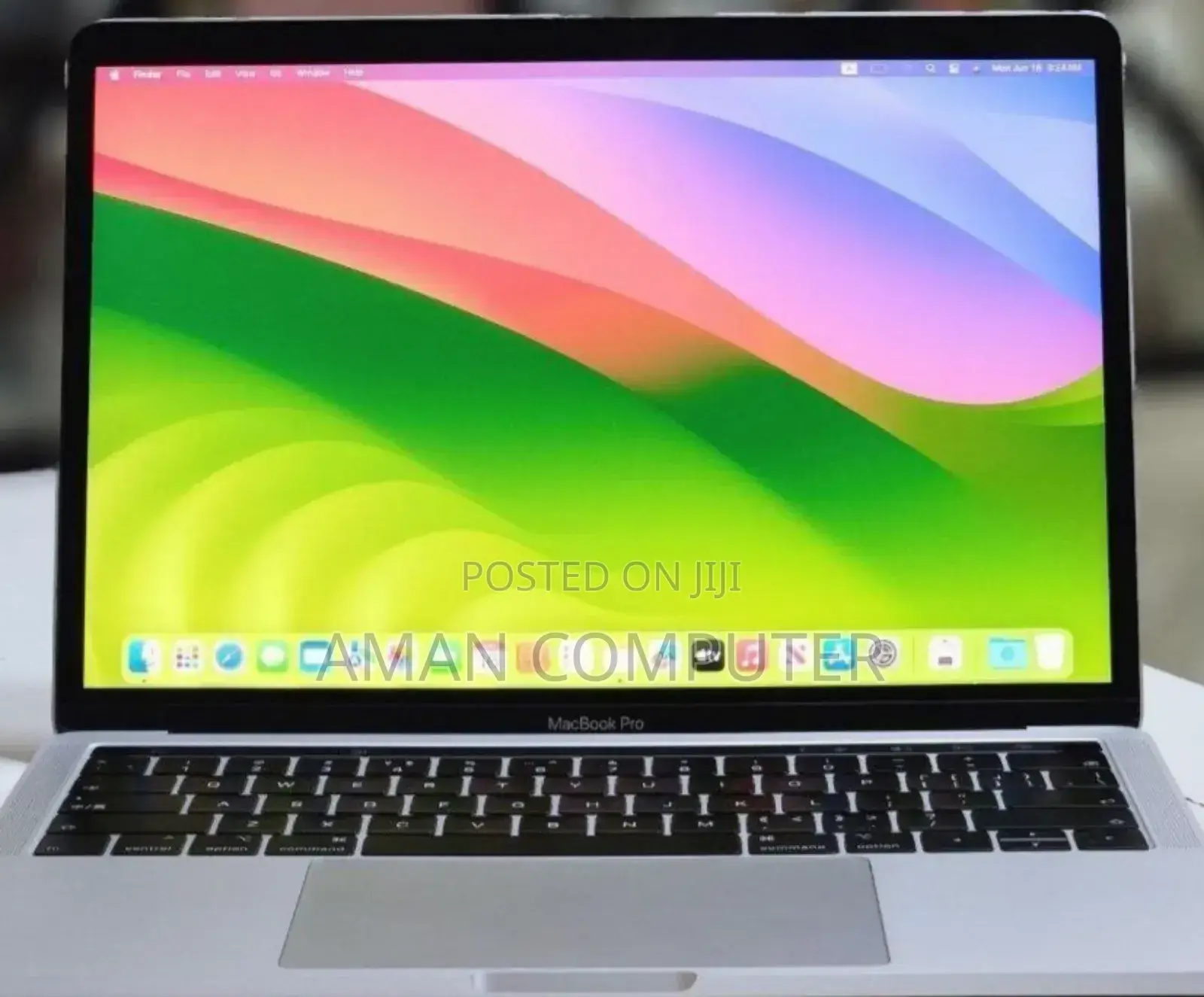 New Laptop Apple MacBook Pro 2018 8GB Intel Core i5 SSD 256GB