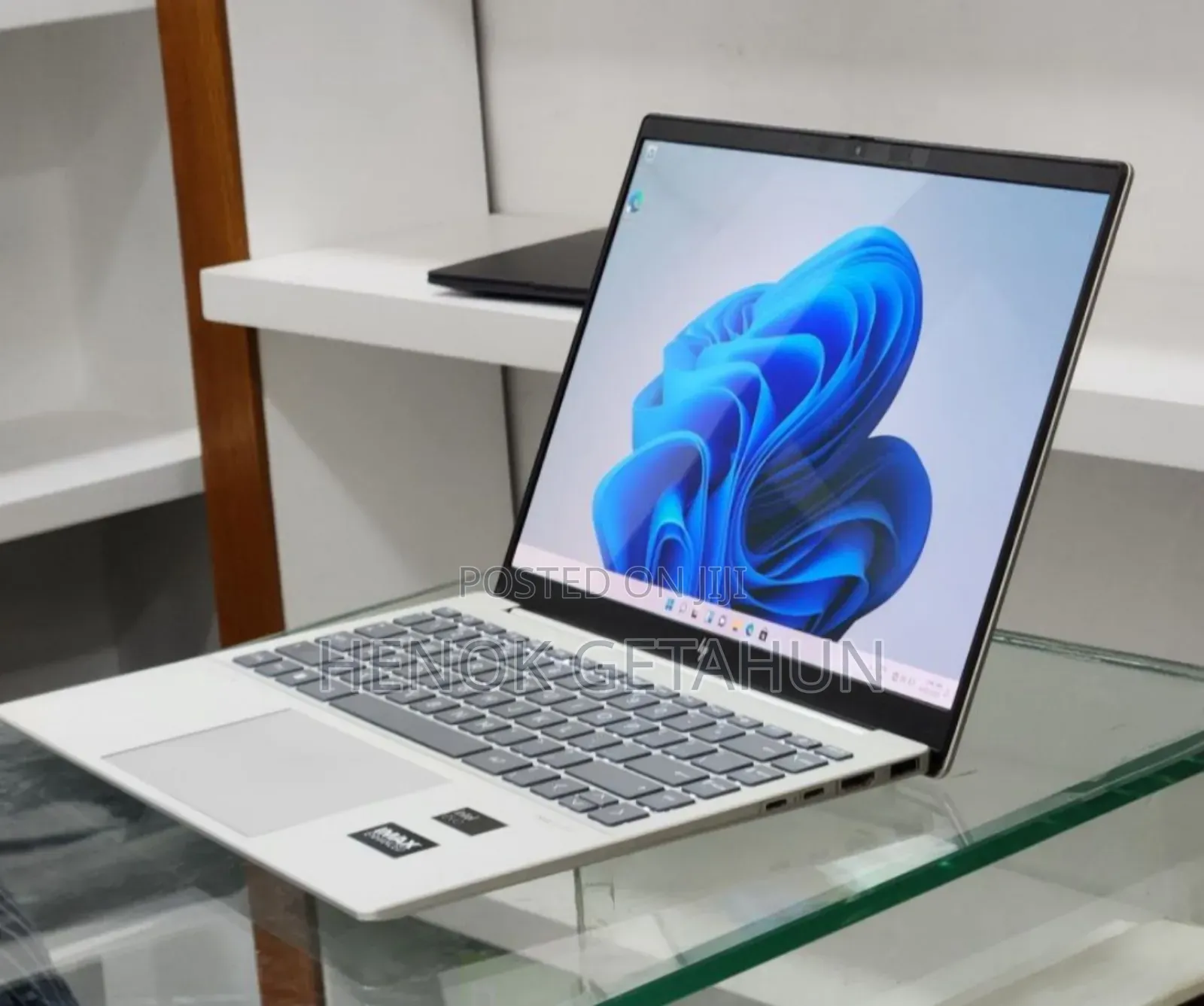 New Laptop HP EliteBook 830 G8 16GB Intel Core i7 SSD 512GB