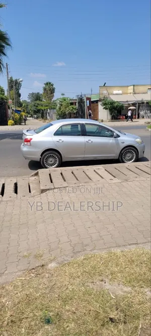 Toyota Belta 2007 Silver