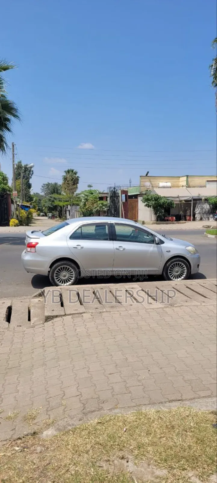 Toyota Belta 2007 Silver