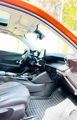 Peugeot 2008 2022 Orange