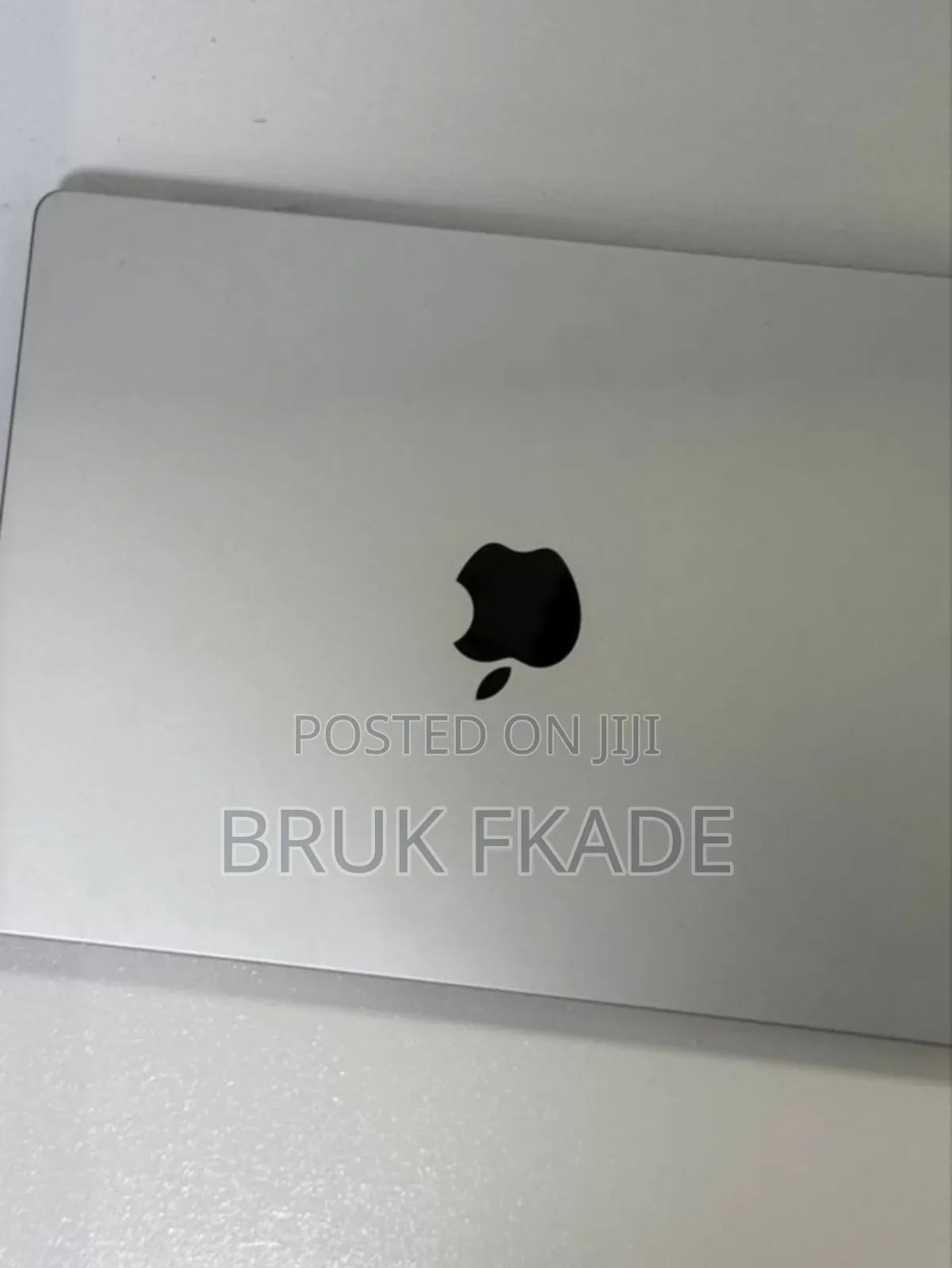 New Laptop Apple MacBook Pro 2023 M3 14-inch 32GB Apple M3 Pro SSD 1T